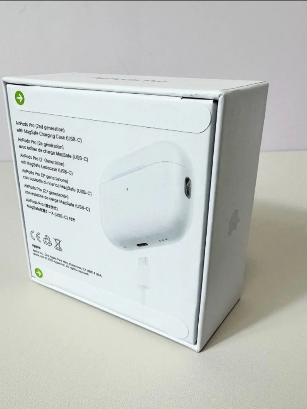 Apple White Wireless Earbuds with Charging Case